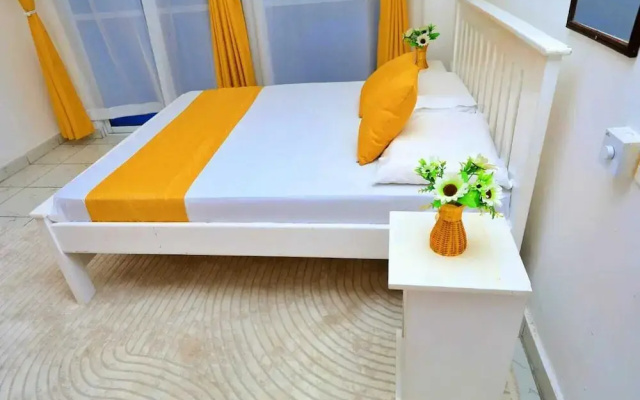 Lux Suites Ratna Furnished Apartments