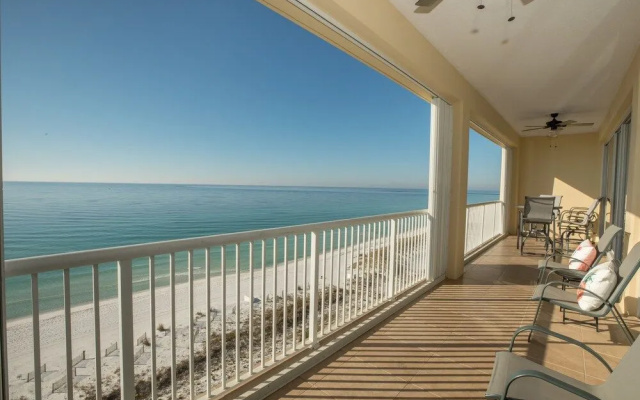 Oceania 906 3 Bedroom Condo by RedAwning