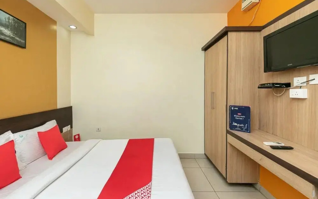 Golden Inn by OYO Rooms