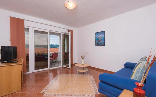 Nice Apartment in Kuciste-perna With 1 Bedrooms and Wifi