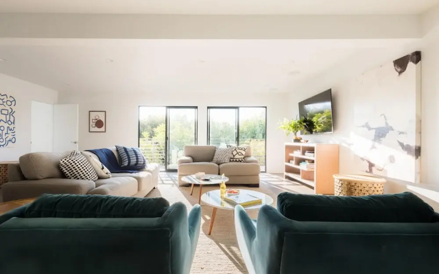 Bluewater by AvantStay | Lush 12 Sleeps Malibu Home w/ Panoramic Views