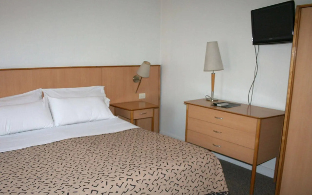 Urbana Suites