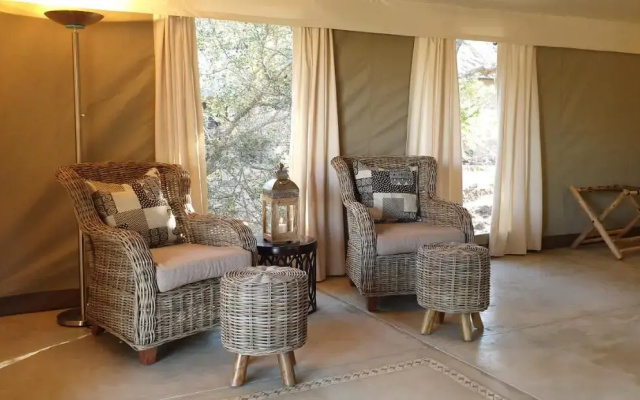 Nyati Safari Lodge