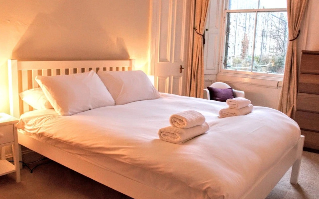 2 Bedroom, 2 Bathroom Apartment In New Town
