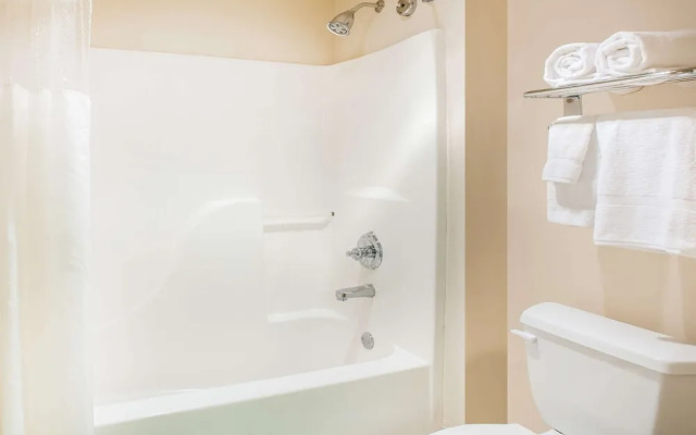 Baymont Inn & Suites Hot Springs