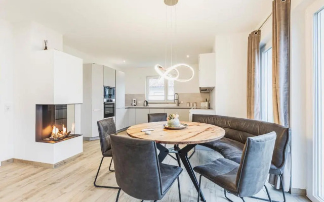 Traumhaftes Ferienhaus mit eigenem Seezugang sowie Sauna und Kamin