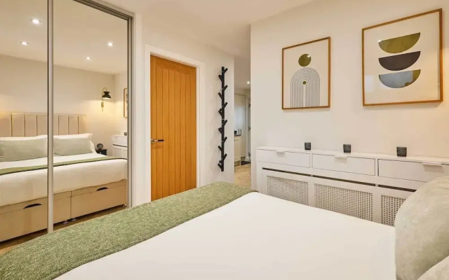 Host Stay Holmfirth Hideaway