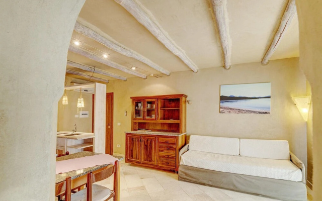 Stunning apartment in Golfo Aranci w/ 1 Bedrooms