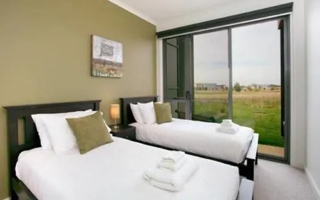 3 Bedroom Condo With Golf Course Views