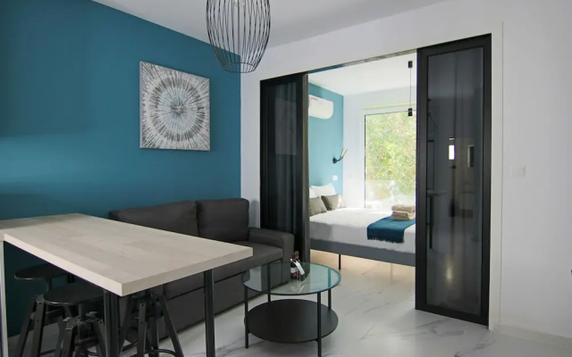 Limnaria 123: Seaside Romantic Flat