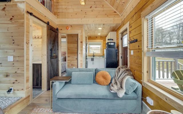 Handcrafted Tiny Home, Near Dtwn Boone