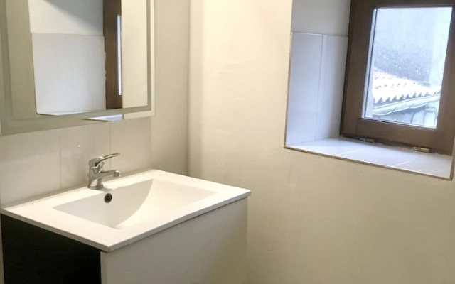 House With 2 Bedrooms in Octon, With Wifi