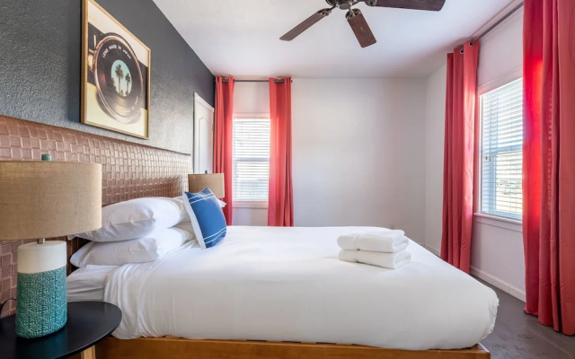 Cozy 2BR Home in Central Phoenix by WanderJaunt
