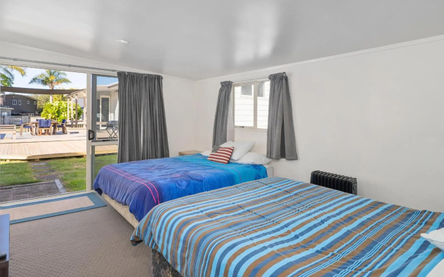 Nest by the Beach - Cooks Beach Holiday Home
