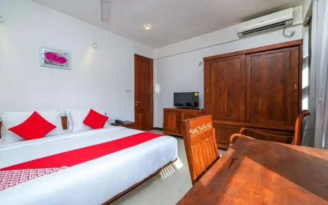 OYO 557 De Mansion