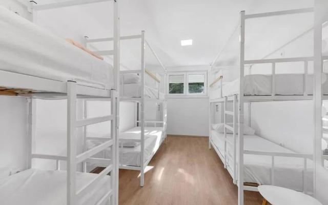 Hostel Elli