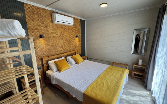 CNR Kitehouse