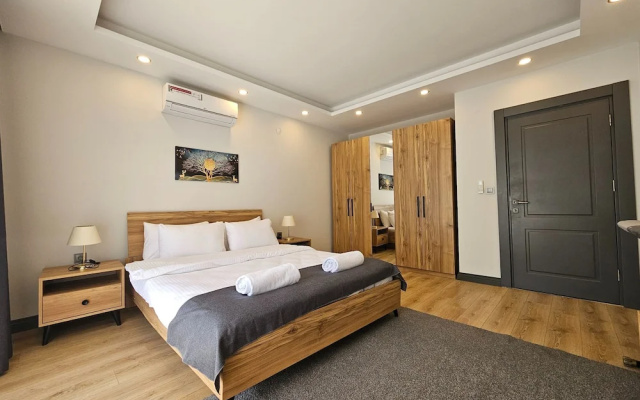 Professionally Maintained Spacious New Suites 2-1