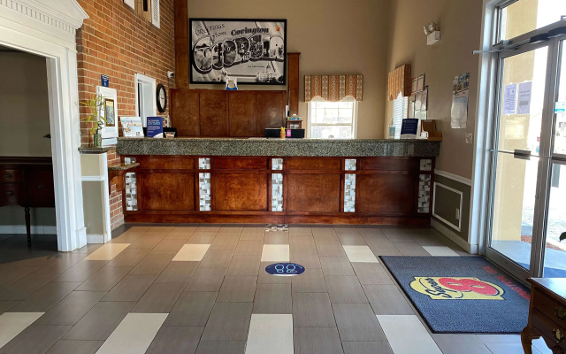 Super 8 by Wyndham Covington