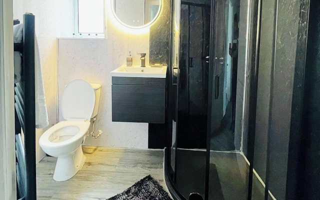 3 Bedrooms Apartment Self Check In Free Parking