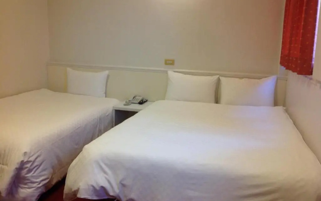 Long Cherng Hotel