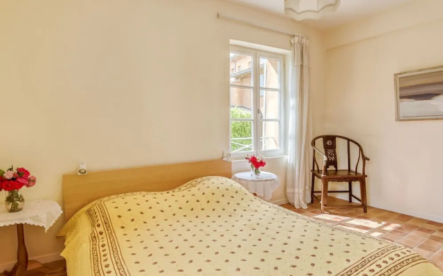 Secluded Holiday Home in Rustrel With Swimming Pool