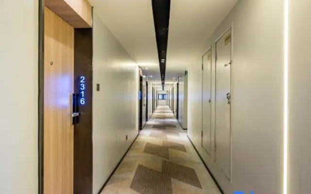 Ozz·nice4·Sealand S Hotel (Chengdu Panda Base Longtansi Metro Station Branch)