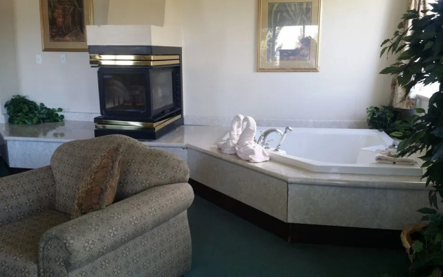 Tamarack Motor Inn