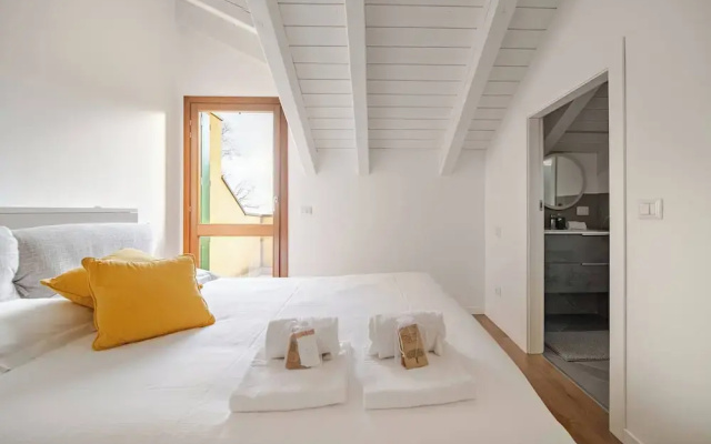 Modern Flat 2 Near the Swiss Border in Viggiù