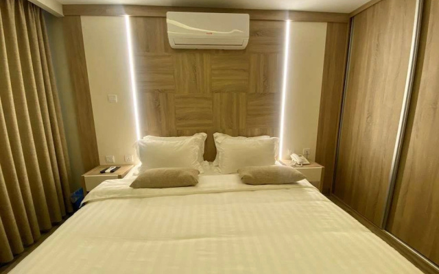 Alena Hotel