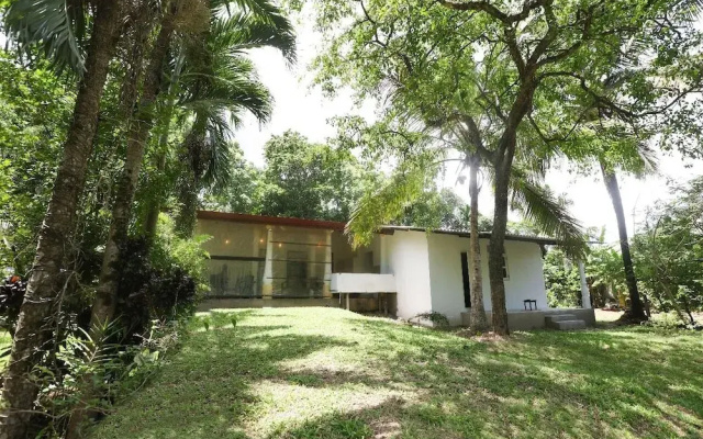 Airport Green Villa