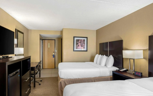 Niagara Crossing Hotel & Spa