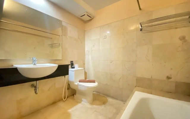Spacious And Comfy 2Br At Braga City Walk Apartment