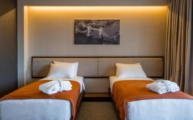 Bridge Hotel