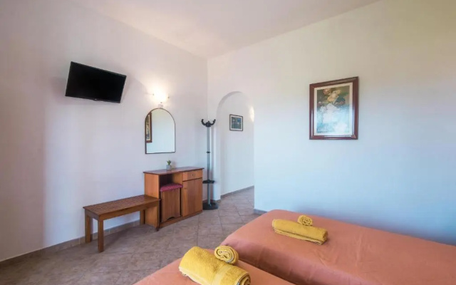 Aleka Apartment 5