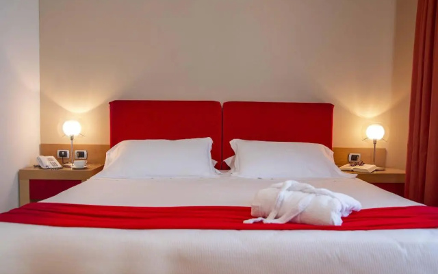 Hotel Remilia Ex Ramada Emilia