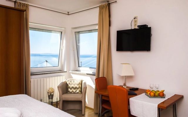 Apartment And Rooms Ana