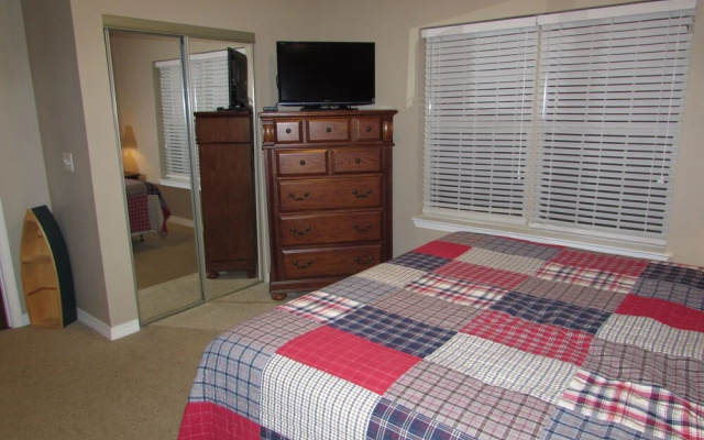 Condo B-1 3 Bedroom Condo by Redawning