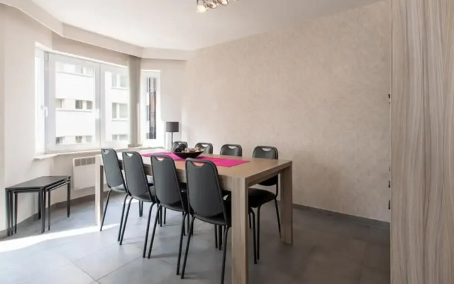 Beautiful Apartment With Lateral sea View