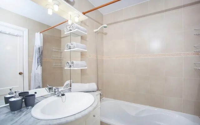 Curling in Alc dia With 3 Bedrooms and 1 Bathrooms