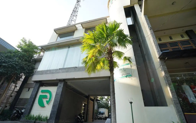 Oyo 1430 Hotel Ratna Syariah