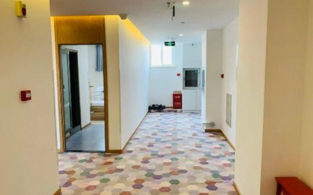 Yilkeai Hotel (Beijing Changping subway station University Town store)