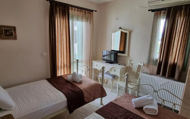Skyros Lithari Luxury - Poolside Retreat