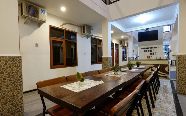 RedDoorz near Universitas Diponegoro 2