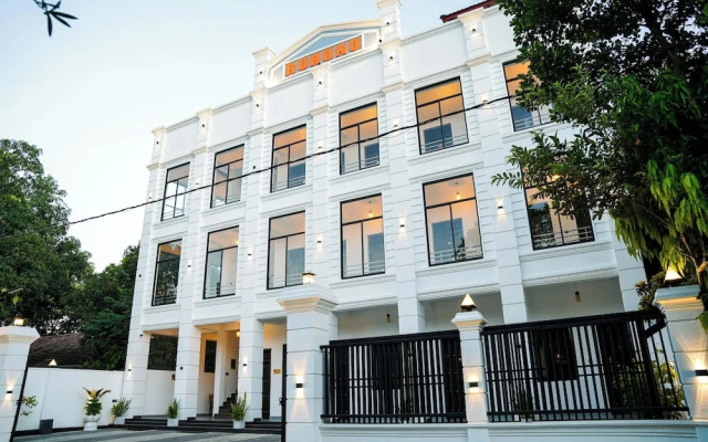 Ruhunu Holiday Inn