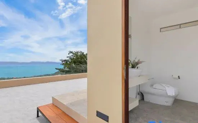 Villa Cabo: Hilltop Retreat with Panoramic Ocean Views
