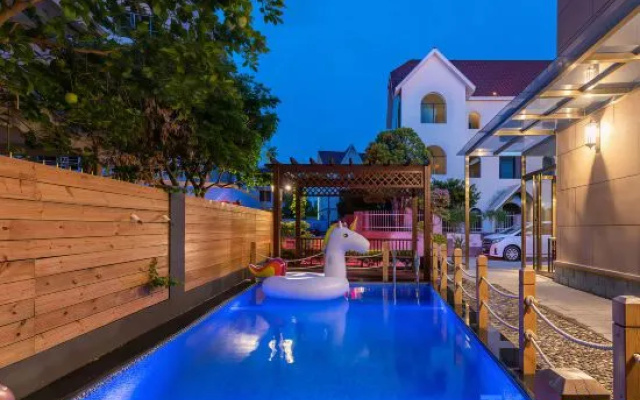 Yintan Zeyinju Hotel