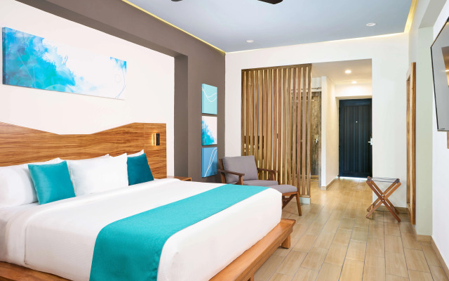 Cristalino Lagoon Front Hotel Restaurant & SPA - Adults Only