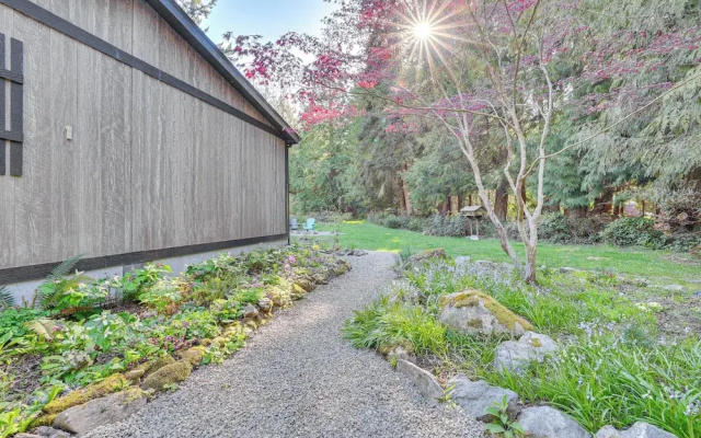 Secluded Port Townsend Retreat: Pets Welcome!