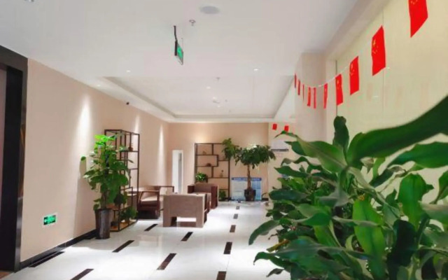 Elan Hotel (Dujiangyan Sunac Cultural Tourism City)
